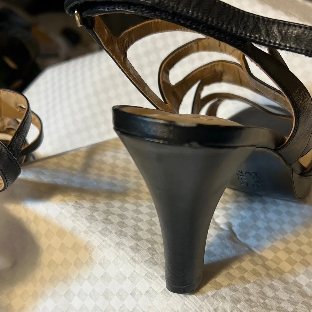 Naturalizer, Pressley, size 8.5 Black Strappy Heels - Picture 5 of 9